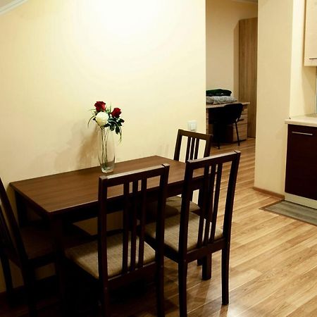 אוזהורוד Wonderful Flat On City Center מראה חיצוני תמונה