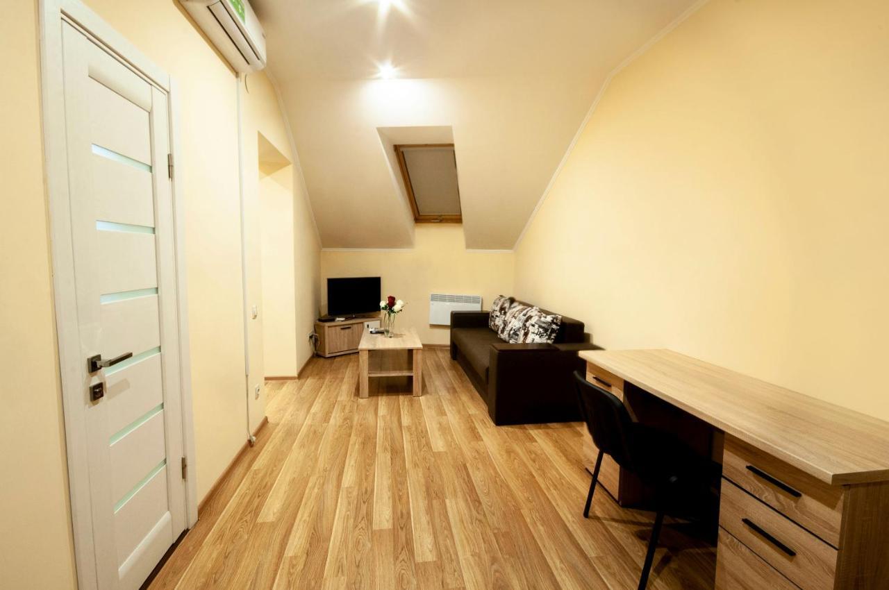 אוזהורוד Wonderful Flat On City Center מראה חיצוני תמונה